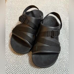 Sandals Chaco’s Chillos Sport Black Sandals Women’s size 11 EUC GREAT SOLES